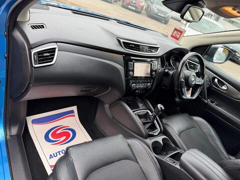 Nissan Qashqai Qashqai 1.6 DIG-T N-Connecta Euro 6 (s/s) 5dr - U32