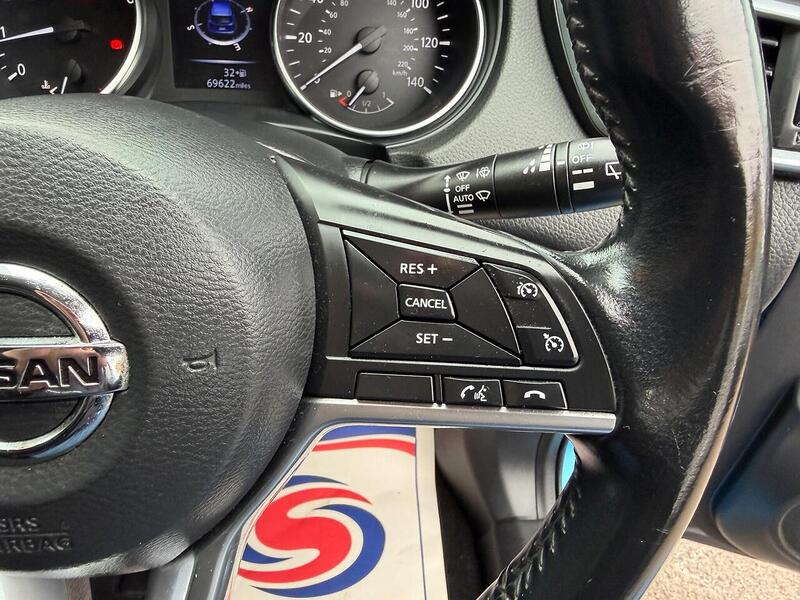 Nissan Qashqai Qashqai 1.6 DIG-T N-Connecta Euro 6 (s/s) 5dr - U32