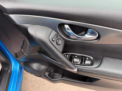 Nissan Qashqai Qashqai 1.6 DIG-T N-Connecta Euro 6 (s/s) 5dr - U32