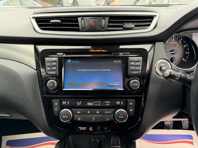 Nissan Qashqai Qashqai 1.6 DIG-T N-Connecta Euro 6 (s/s) 5dr - U32