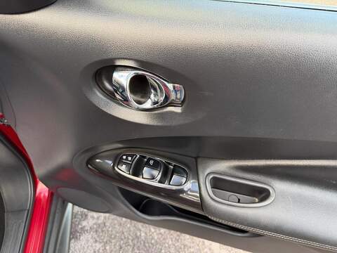 Nissan Juke Juke 1.6 Tekna XTRON Euro 5 5dr - U7