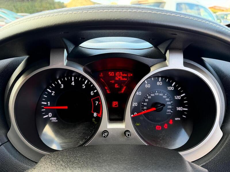 Nissan Juke Juke 1.6 Tekna XTRON Euro 5 5dr - U7