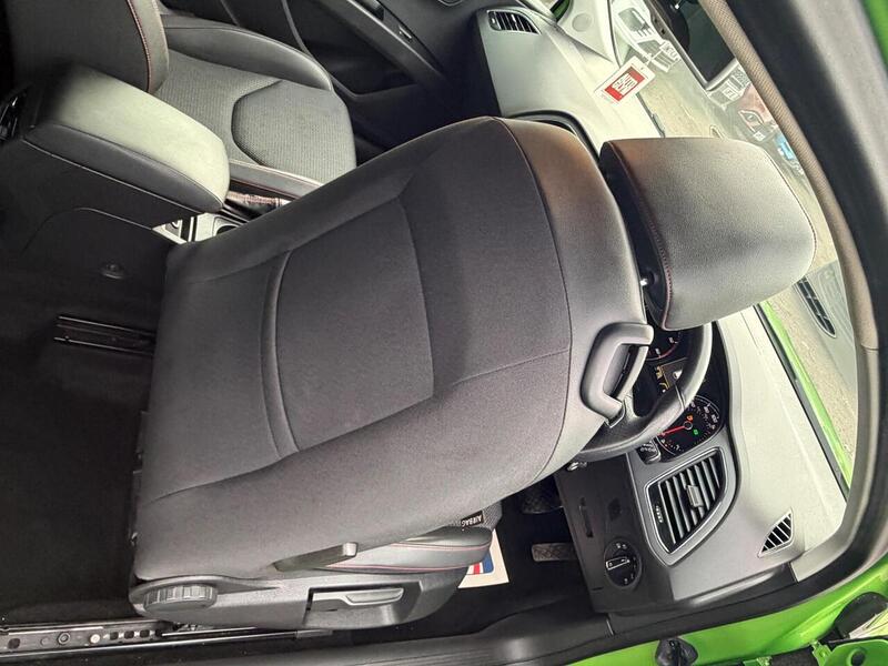 SEAT Leon 2.0 TDI CR FR Sport Coupe DSG Euro 5 (s/s) 3dr - U76