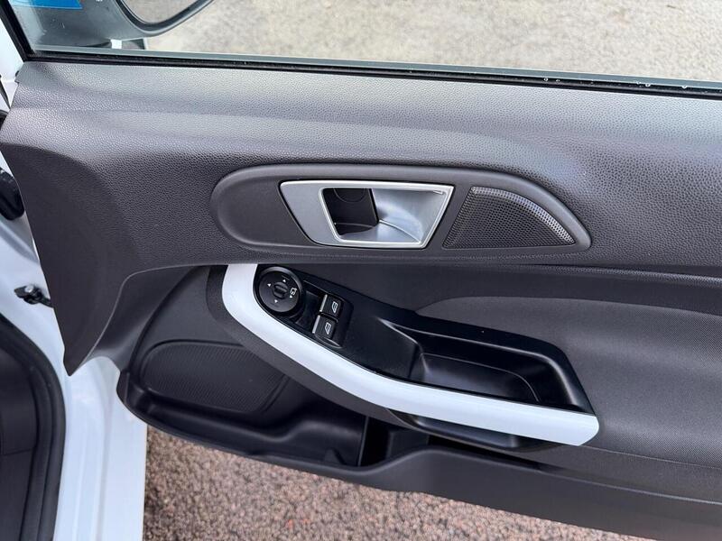 Ford Fiesta 1.25 Zetec White Edition Euro 6 3dr - U77