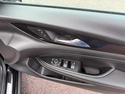 Vauxhall Insignia 2.0 Turbo D BlueInjection SRi Nav Sports Tourer Euro 6 (s/s) 5dr - U80