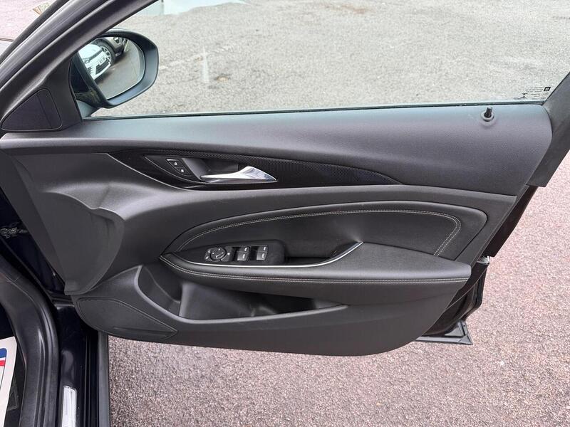 Vauxhall Insignia 2.0 Turbo D BlueInjection SRi Nav Sports Tourer Euro 6 (s/s) 5dr - U80