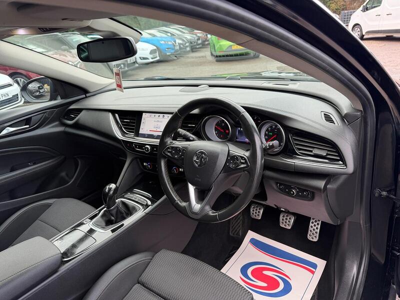 Vauxhall Insignia 2.0 Turbo D BlueInjection SRi Nav Sports Tourer Euro 6 (s/s) 5dr - U80