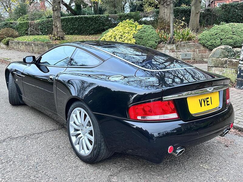 Aston Martin Vanquish Vanquish 5.9 2dr - U24125