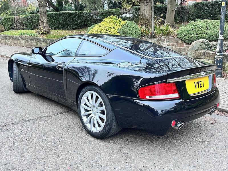 Aston Martin Vanquish Vanquish 5.9 2dr - U24125