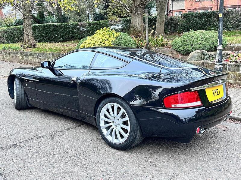 Aston Martin Vanquish Vanquish 5.9 2dr - U24125