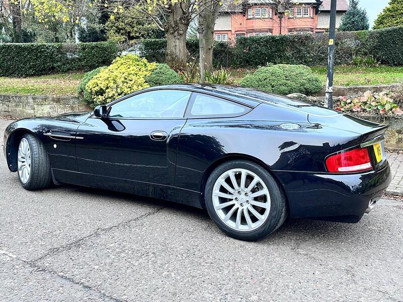 Aston Martin Vanquish Vanquish 5.9 2dr - U24125