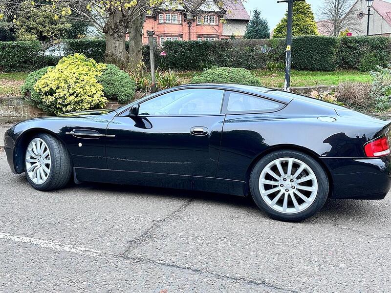 Aston Martin Vanquish Vanquish 5.9 2dr - U24125