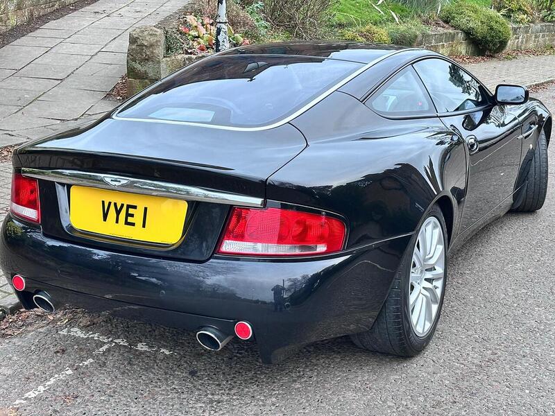 Aston Martin Vanquish Vanquish 5.9 2dr - U24125
