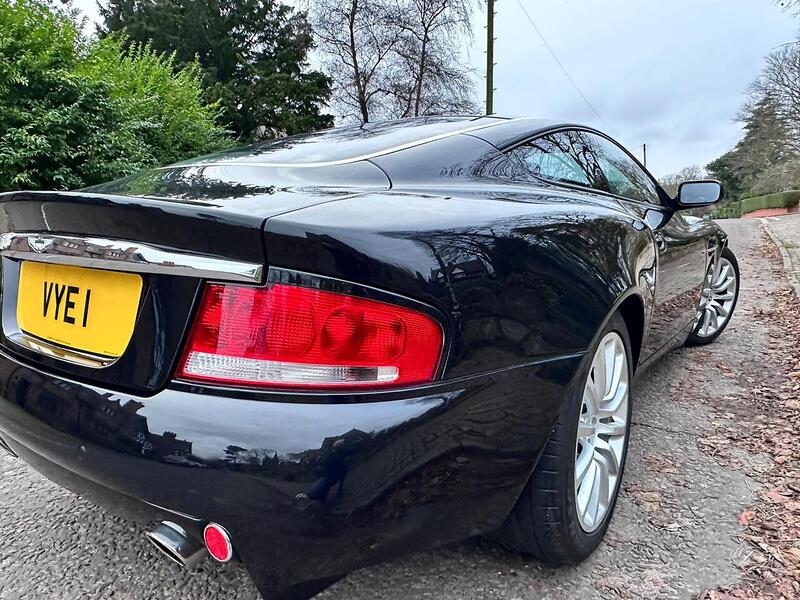 Aston Martin Vanquish Vanquish 5.9 2dr - U24125