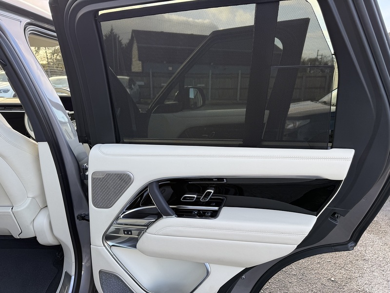 Land Rover Range Rover 3.0 P400 MHEV Autobiography SUV 5dr Petrol Auto 4WD Euro 6 (s/s) (400 ps) - U25119