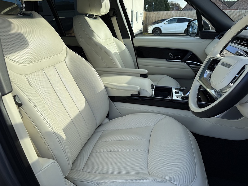Land Rover Range Rover 3.0 P400 MHEV Autobiography SUV 5dr Petrol Auto 4WD Euro 6 (s/s) (400 ps) - U25119