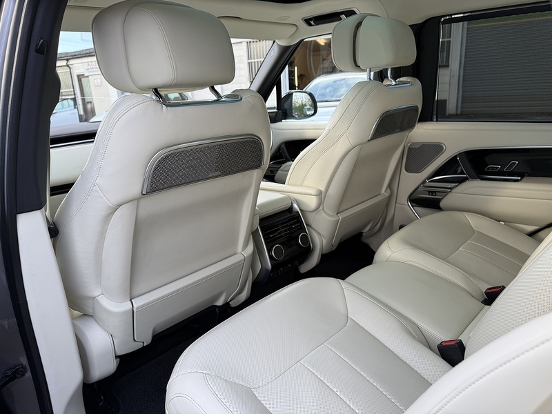 Land Rover Range Rover 3.0 P400 MHEV Autobiography SUV 5dr Petrol Auto 4WD Euro 6 (s/s) (400 ps) - U25119