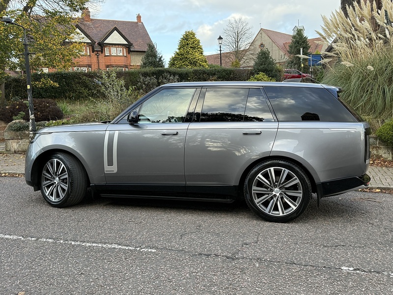Land Rover Range Rover 3.0 P400 MHEV Autobiography SUV 5dr Petrol Auto 4WD Euro 6 (s/s) (400 ps) - U25119