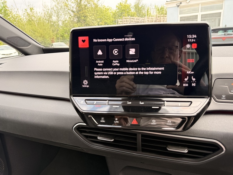 Volkswagen ID.3 Pro Performance 58kWh Life Hatchback 5dr Electric Auto (204 ps) - U26045