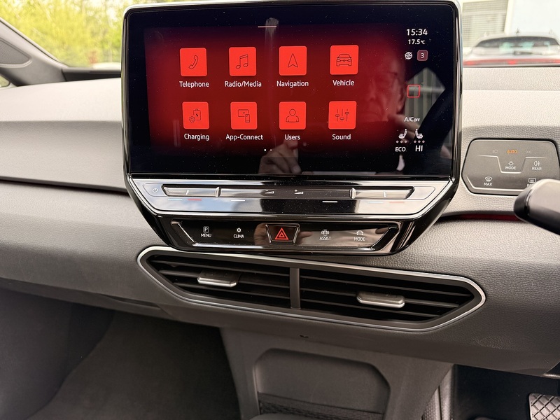 Volkswagen ID.3 Pro Performance 58kWh Life Hatchback 5dr Electric Auto (204 ps) - U26045