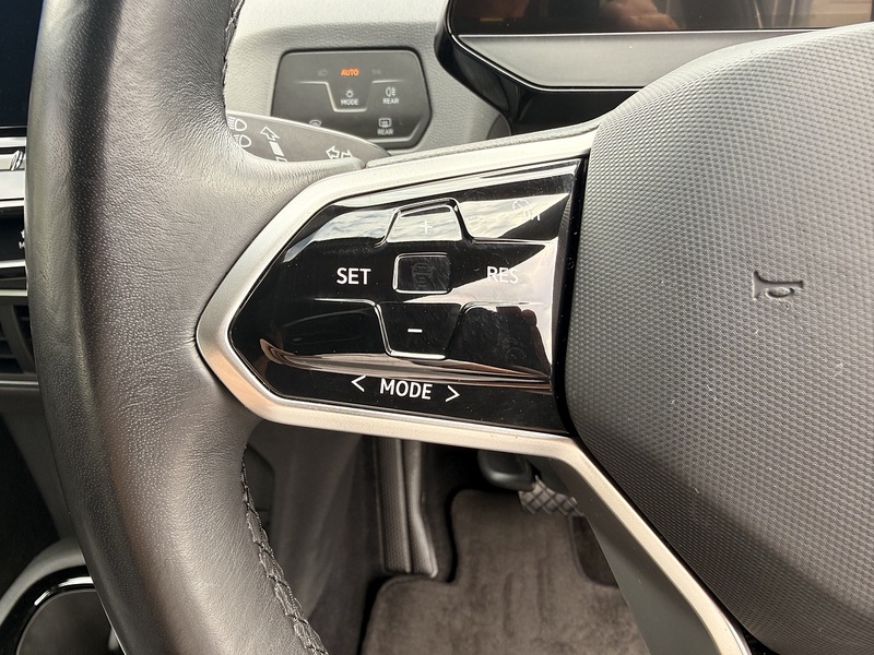 Volkswagen ID.3 Pro Performance 58kWh Life Hatchback 5dr Electric Auto (204 ps) - U26045