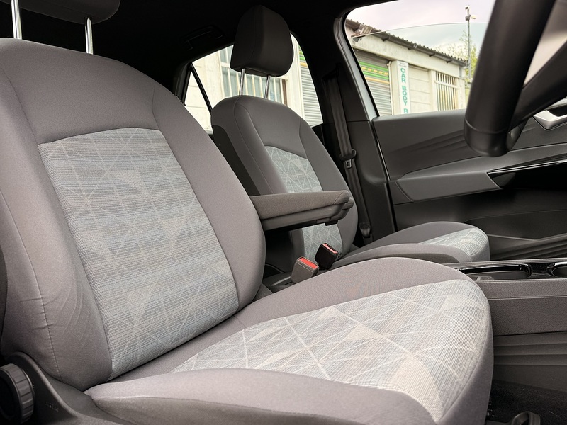 Volkswagen ID.3 Pro Performance 58kWh Life Hatchback 5dr Electric Auto (204 ps) - U26045