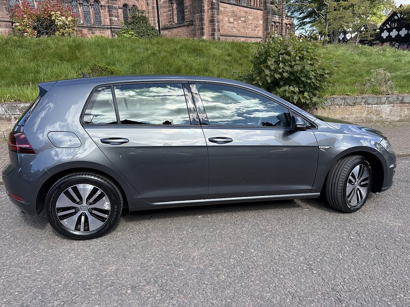 Volkswagen e-Golf 35.8kWh e-Golf Hatchback 5dr Electric Auto (136 ps) - U26047