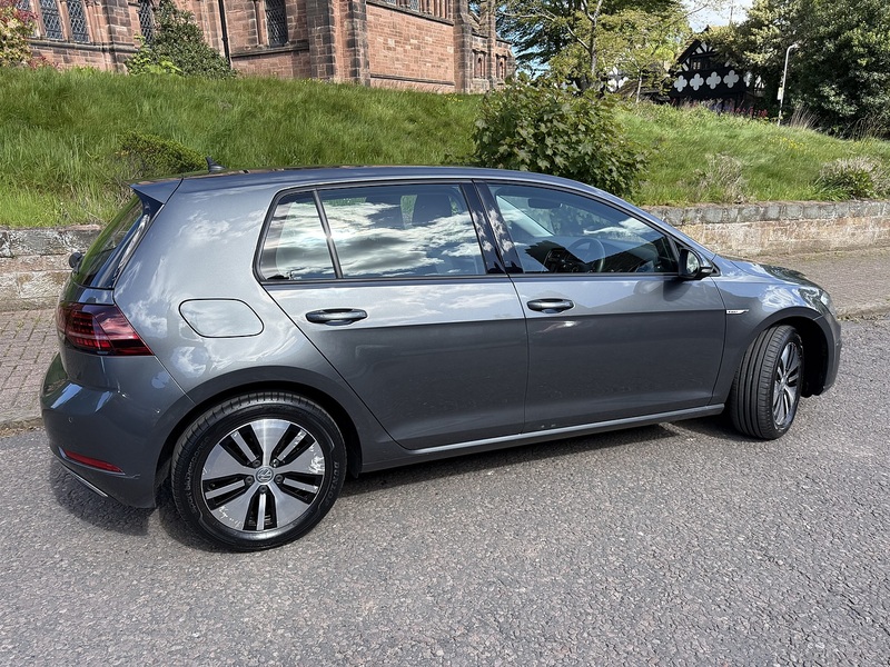 Volkswagen e-Golf 35.8kWh e-Golf Hatchback 5dr Electric Auto (136 ps) - U26047