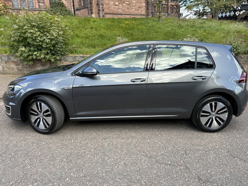 Volkswagen e-Golf 35.8kWh e-Golf Hatchback 5dr Electric Auto (136 ps) - U26047