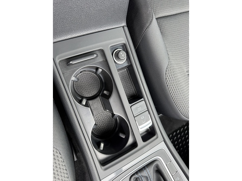 Volkswagen e-Golf 35.8kWh e-Golf Hatchback 5dr Electric Auto (136 ps) - U26047