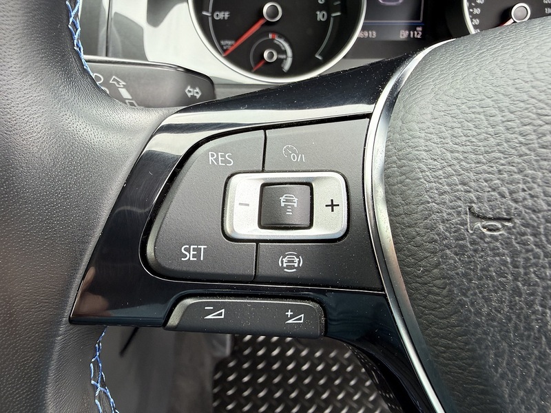 Volkswagen e-Golf 35.8kWh e-Golf Hatchback 5dr Electric Auto (136 ps) - U26047