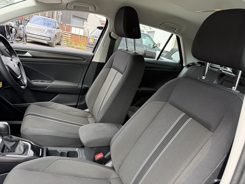 Volkswagen T-Roc 1.5 TSI GPF EVO SE SUV 5dr Petrol DSG Euro 6 (s/s) (150 ps) - U26055
