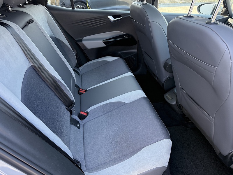 Volkswagen ID.3 Pro Performance 58kWh Family Hatchback 5dr Electric Auto (204 ps) - U26058