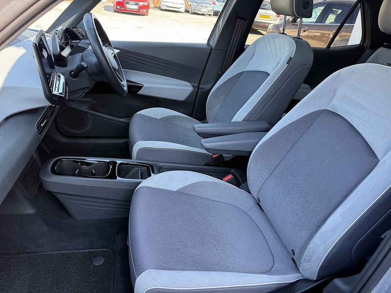 Volkswagen ID.3 Pro Performance 58kWh Family Hatchback 5dr Electric Auto (204 ps) - U26058