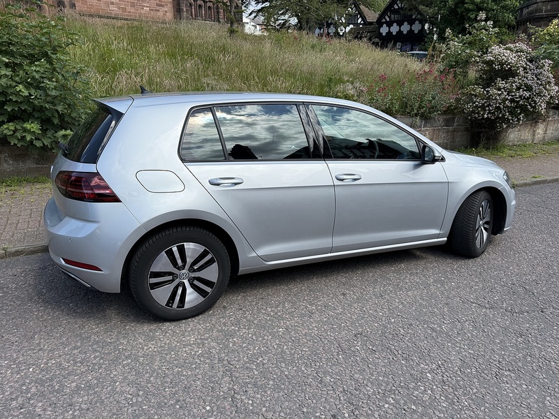 Volkswagen e-Golf 35.8kWh e-Golf Hatchback 5dr Electric Auto (136 ps) - U26063