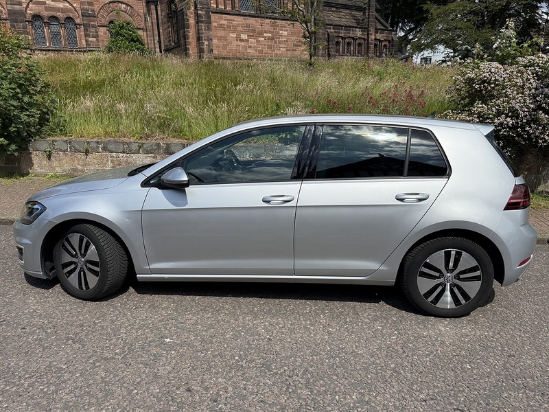 Volkswagen e-Golf 35.8kWh e-Golf Hatchback 5dr Electric Auto (136 ps) - U26063
