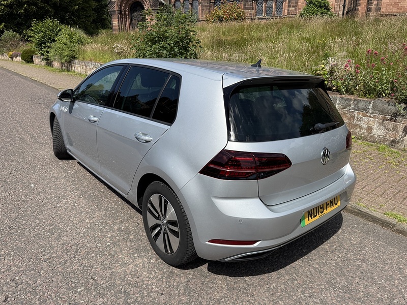 Volkswagen e-Golf 35.8kWh e-Golf Hatchback 5dr Electric Auto (136 ps) - U26063