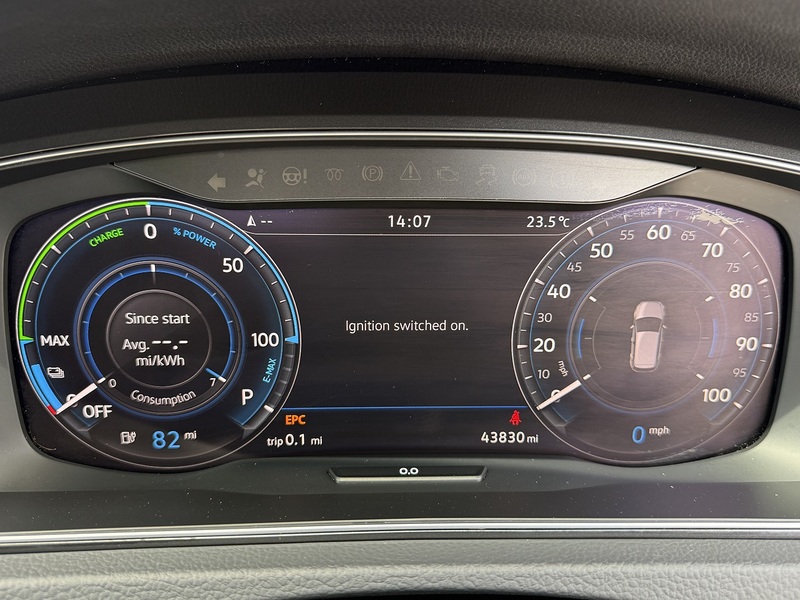 Volkswagen e-Golf 35.8kWh e-Golf Hatchback 5dr Electric Auto (136 ps) - U26063