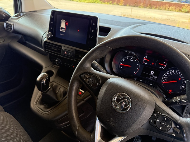 Vauxhall Combo 1.5 Turbo D 2300 Sportive Panel Van 4dr Diesel Manual L2 H1 Euro 6 (100 ps) - U26069