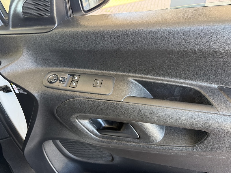 Vauxhall Combo 1.5 Turbo D 2300 Sportive Panel Van 4dr Diesel Manual L2 H1 Euro 6 (100 ps) - U26069