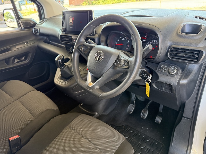 Vauxhall Combo 1.5 Turbo D 2300 Sportive Panel Van 4dr Diesel Manual L2 H1 Euro 6 (100 ps) - U26069