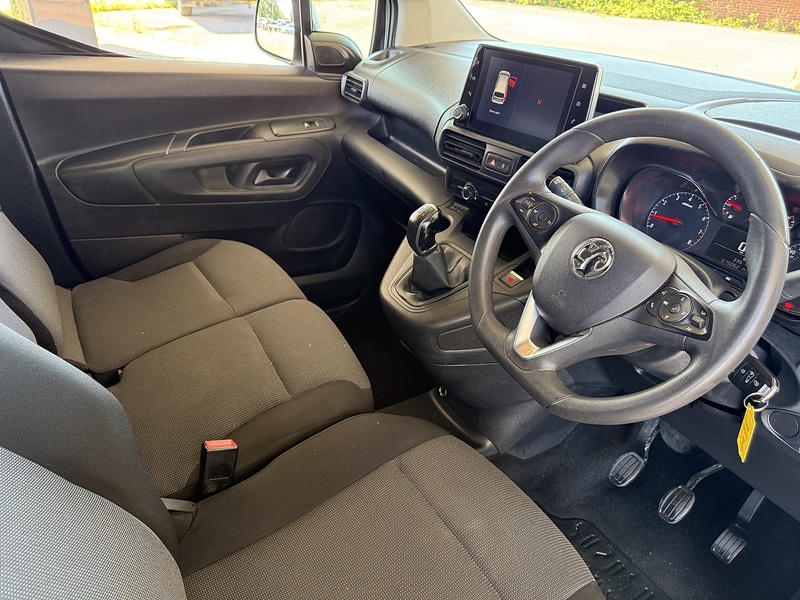 Vauxhall Combo 1.5 Turbo D 2300 Sportive Panel Van 4dr Diesel Manual L2 H1 Euro 6 (100 ps) - U26069