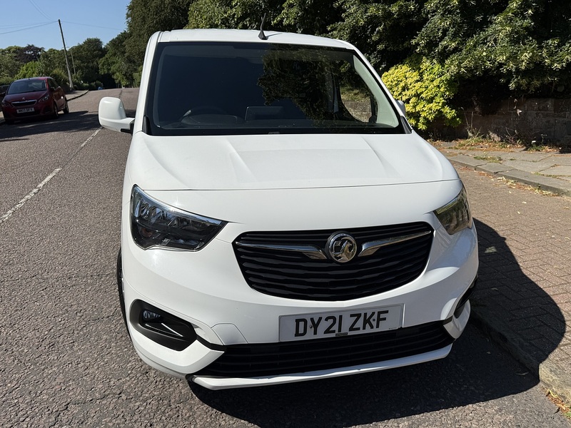Vauxhall Combo 1.5 Turbo D 2300 Sportive Panel Van 4dr Diesel Manual L2 H1 Euro 6 (100 ps) - U26069