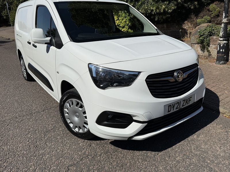 Vauxhall Combo 1.5 Turbo D 2300 Sportive Panel Van 4dr Diesel Manual L2 H1 Euro 6 (100 ps) - U26069
