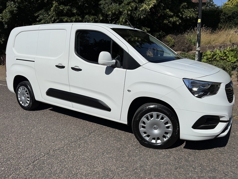 Vauxhall Combo 1.5 Turbo D 2300 Sportive Panel Van 4dr Diesel Manual L2 H1 Euro 6 (100 ps) - U26069