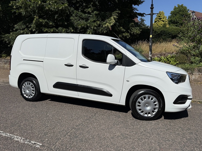 Vauxhall Combo 1.5 Turbo D 2300 Sportive Panel Van 4dr Diesel Manual L2 H1 Euro 6 (100 ps) - U26069