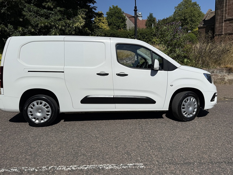 Vauxhall Combo 1.5 Turbo D 2300 Sportive Panel Van 4dr Diesel Manual L2 H1 Euro 6 (100 ps) - U26069
