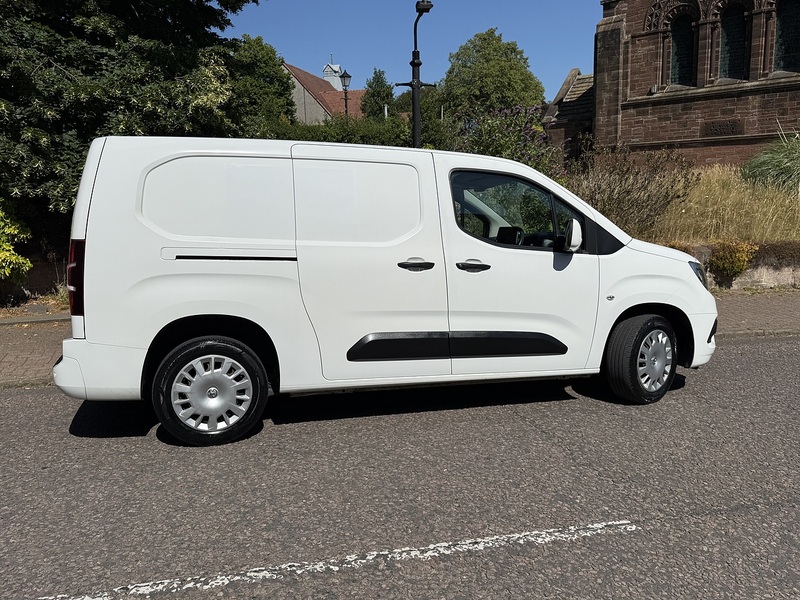 Vauxhall Combo 1.5 Turbo D 2300 Sportive Panel Van 4dr Diesel Manual L2 H1 Euro 6 (100 ps) - U26069