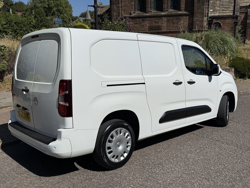 Vauxhall Combo 1.5 Turbo D 2300 Sportive Panel Van 4dr Diesel Manual L2 H1 Euro 6 (100 ps) - U26069
