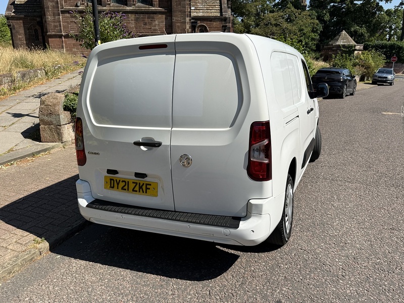 Vauxhall Combo 1.5 Turbo D 2300 Sportive Panel Van 4dr Diesel Manual L2 H1 Euro 6 (100 ps) - U26069